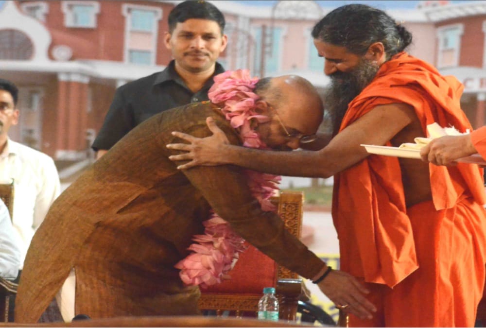 Baba Ramdev and amit shah awesome chemistry in patanjali acharyakulam program Photos