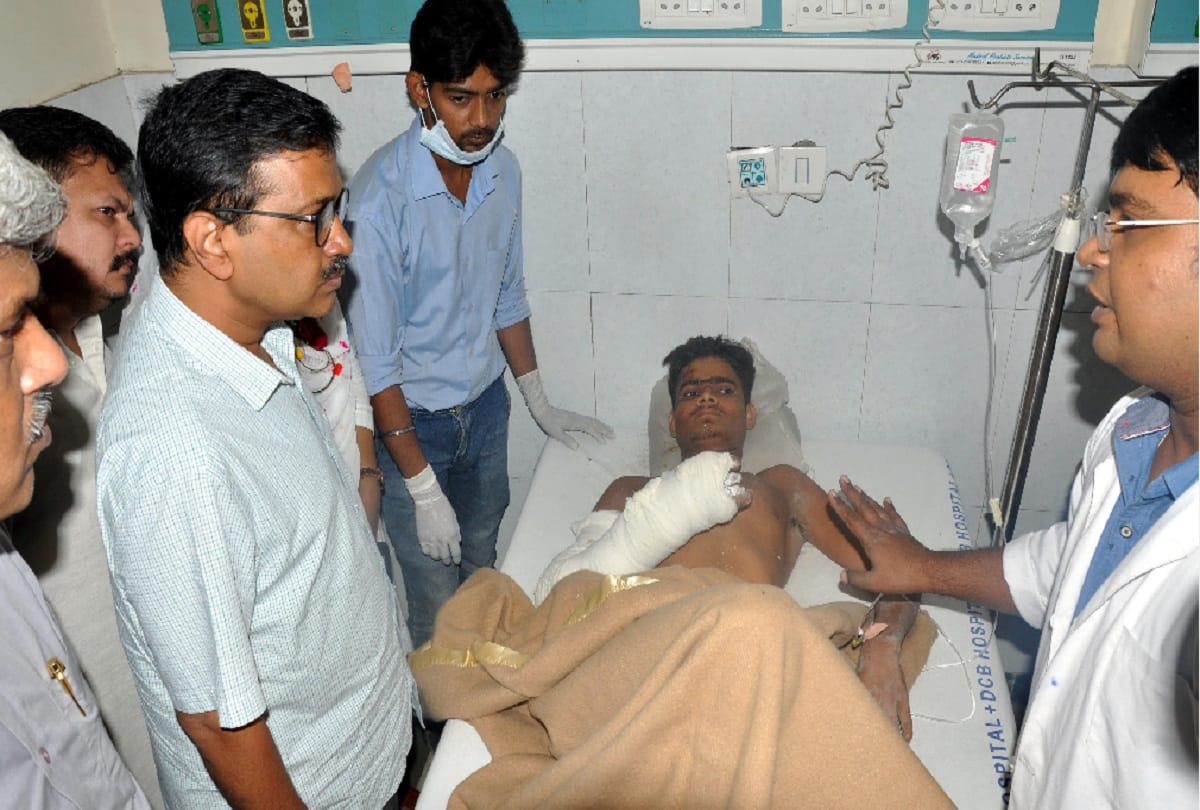 Five storey building collapsed- CM Kejriwal given orders of Magistrate investigation