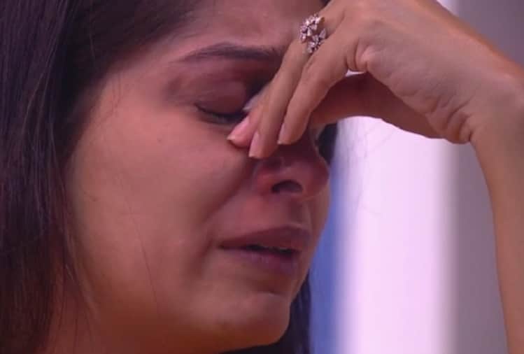 Bigg Boss 12 Dipika Kakar cried in front of Neha Pendse and Srishty Rode