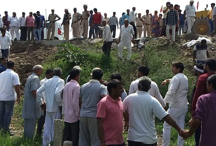Farmers protest against land acquisition on KGP in sonipat