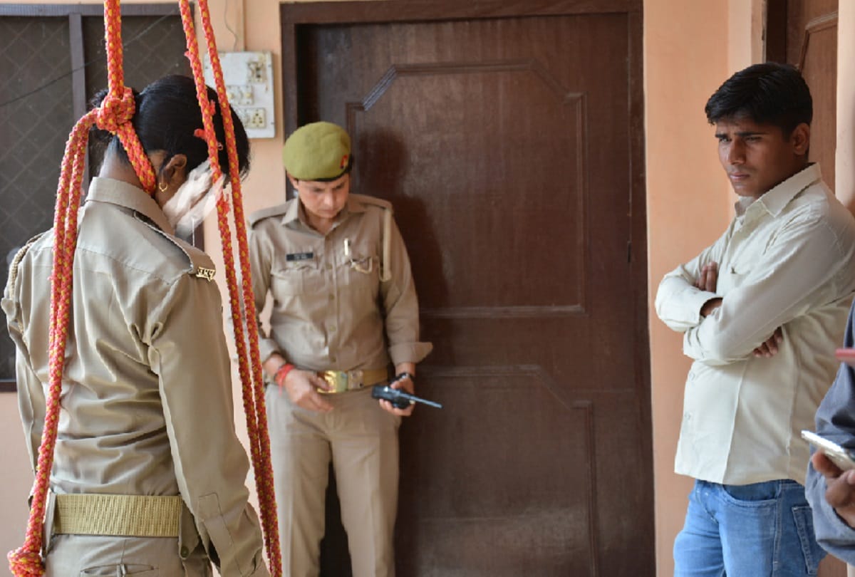 constable committed suicide in Muzaffarnagar and see photos
