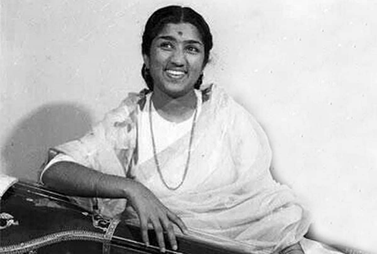 lata mangeshkar tweets on hospitalised rumours