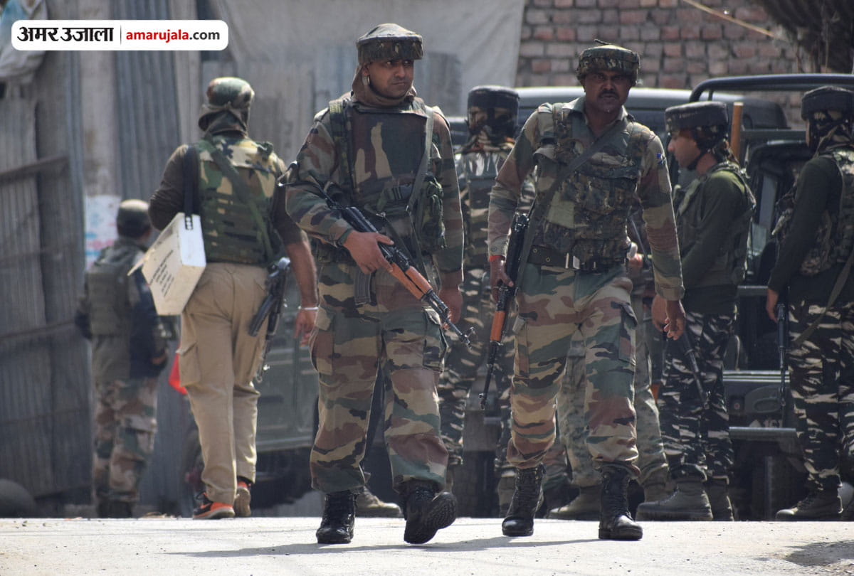 Security forces in Kashmir valley have been put on alert Intelligence agencies got inputs for terrorist attack