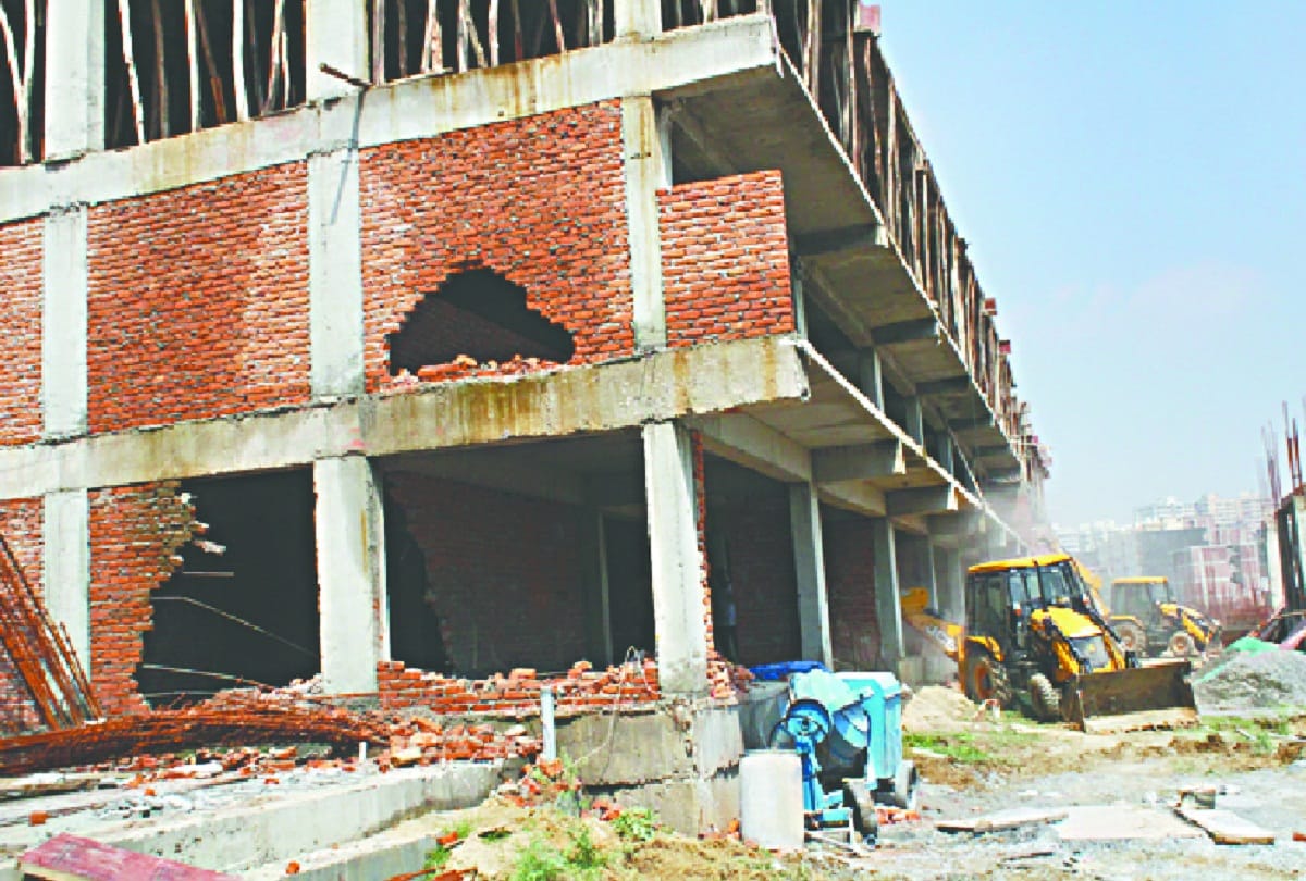 Greno authority wrote a letter to UP Rera shahberi buildings may fall