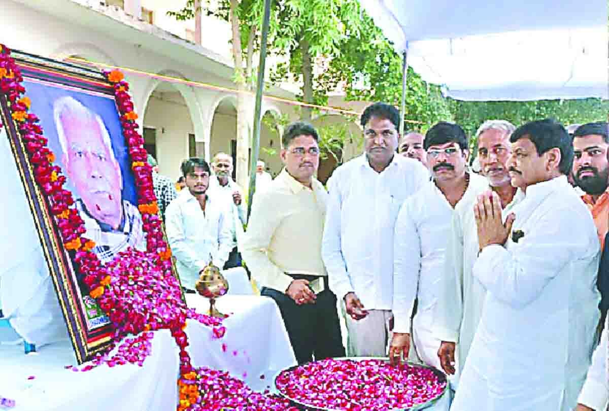 Youth left samajwadi party and joins Secular morcha