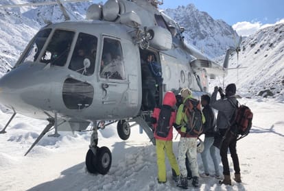 Himachal Pradesh Nine persons airlifted from Sarchu and dropped in Kullu in rescue operation