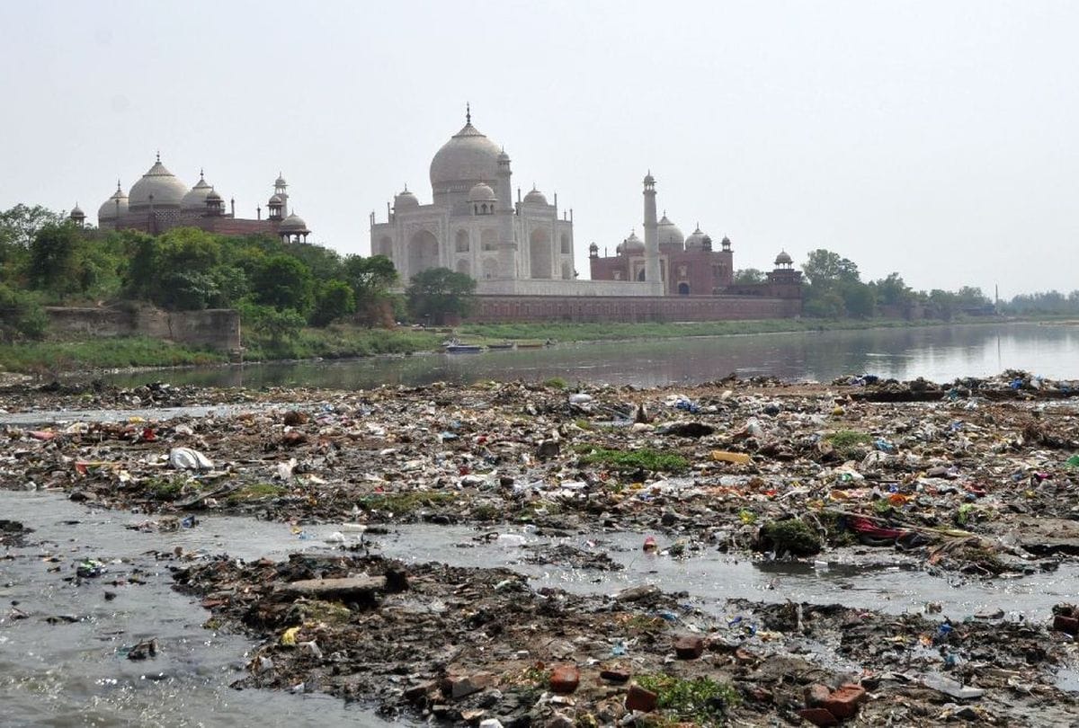 most pollution around the Taj Mahal in Agra