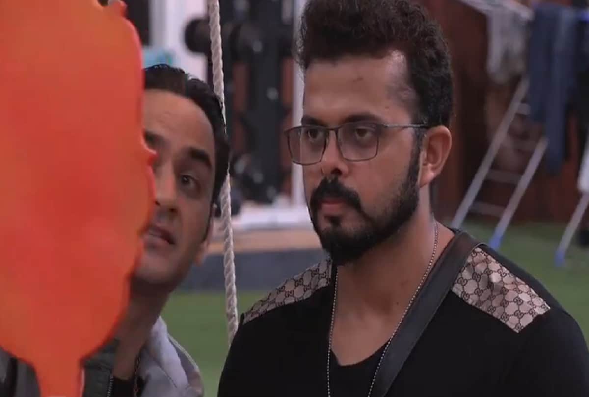 bigg boss vikas gupta will enter the house to show sach ka aaina