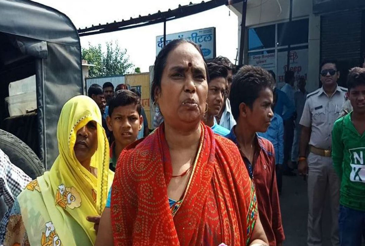 newborn baby dies after his dropped on ground by nurse in mainpuri