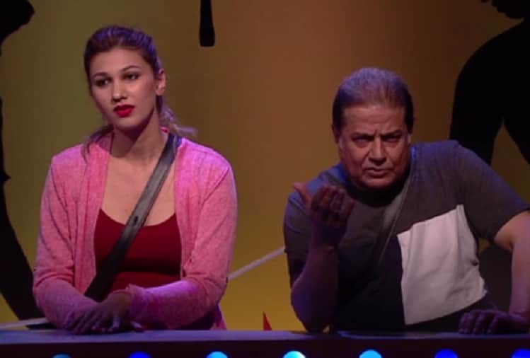 Bigg Boss 12 Anup Jalota flirting with Roshmi and Kriti in front of Jasleen Matharu