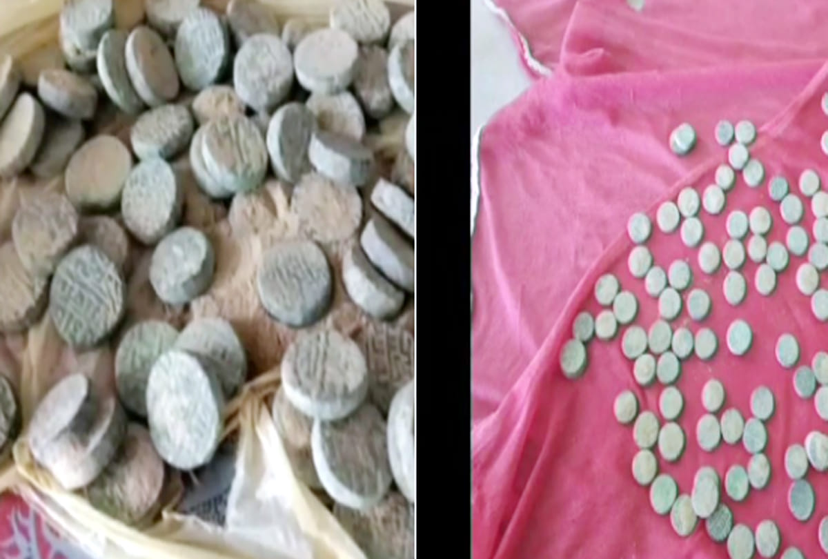 antique coins were discovered being dug for construction work