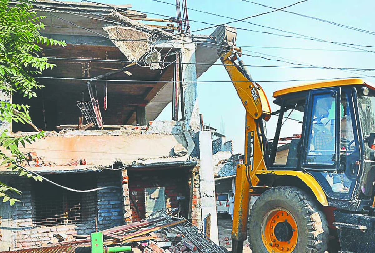 Campaign to demolish illegal buildings in kanpur