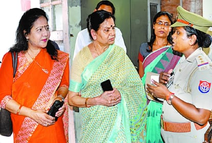 Chairperson of State Women Commission inspected women's police station