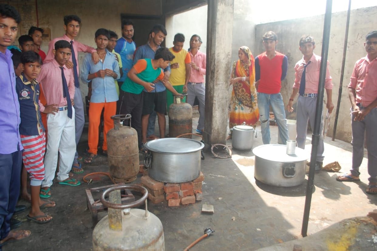 आश्रम पद्वति में फैली दुर्व्यव्यवस्था