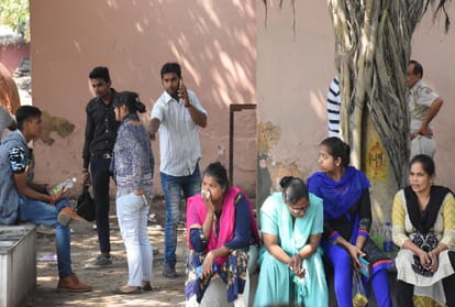 Five storey building collapsed in delhi, Administration removed debris, police in search of accused