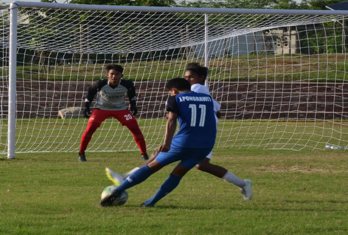 In Asian school football championship, Thailand defeated Indonesia to win trophy