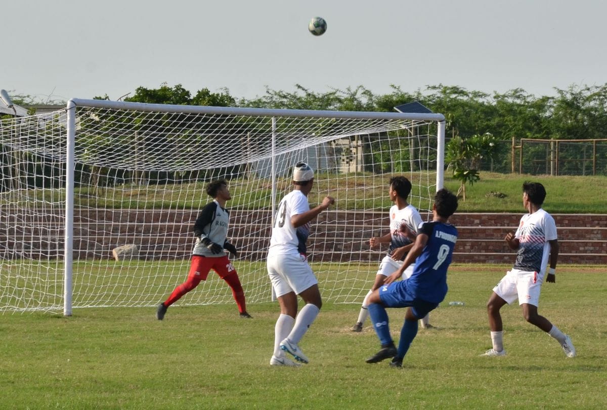 In Asian school football championship, Thailand defeated Indonesia to win trophy