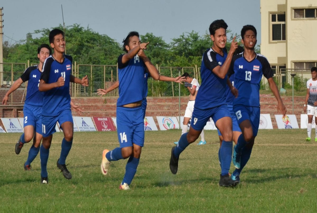 In Asian school football championship, Thailand defeated Indonesia to win trophy