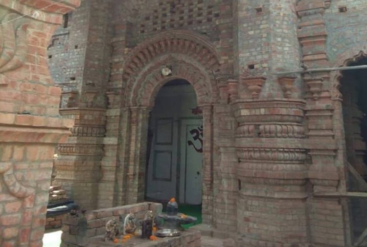 Womens do not enter the Kartikeya temple of Pehova in haryana