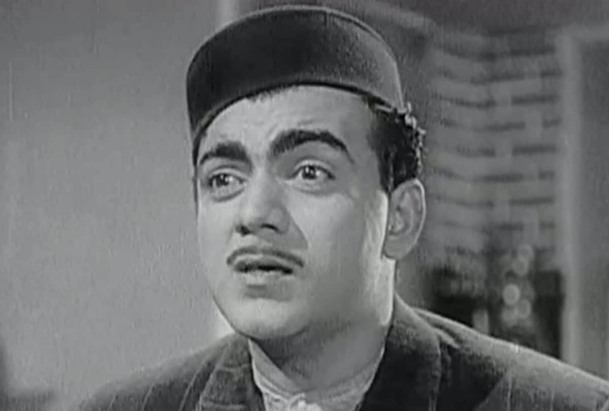 mehmood gets upset with amitabh bachchan for this reason
