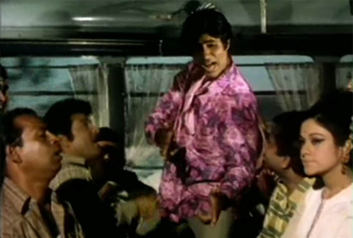 mehmood gets upset with amitabh bachchan for this reason