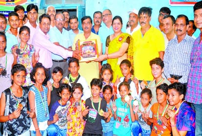 players of lucknow won gold medal in taekwondo competition