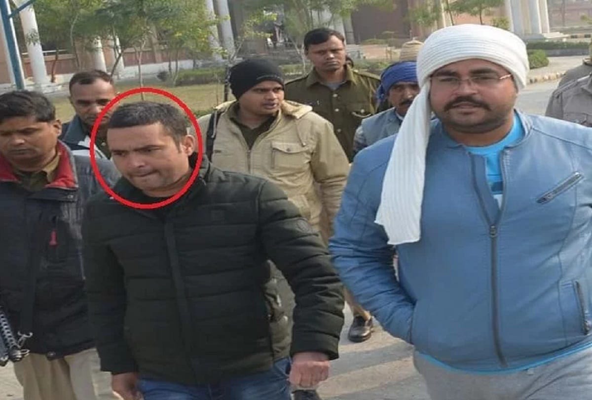 Mafia and ex mla Ramvir Shokeen fled from police custody, Investigation of collusion of policemen
