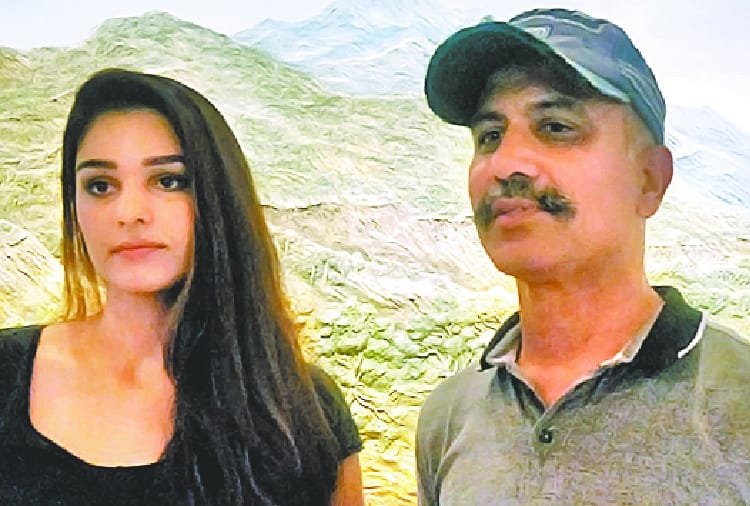 Shooter Gauri Shyoran and curator Navroop reached in Chandigarh