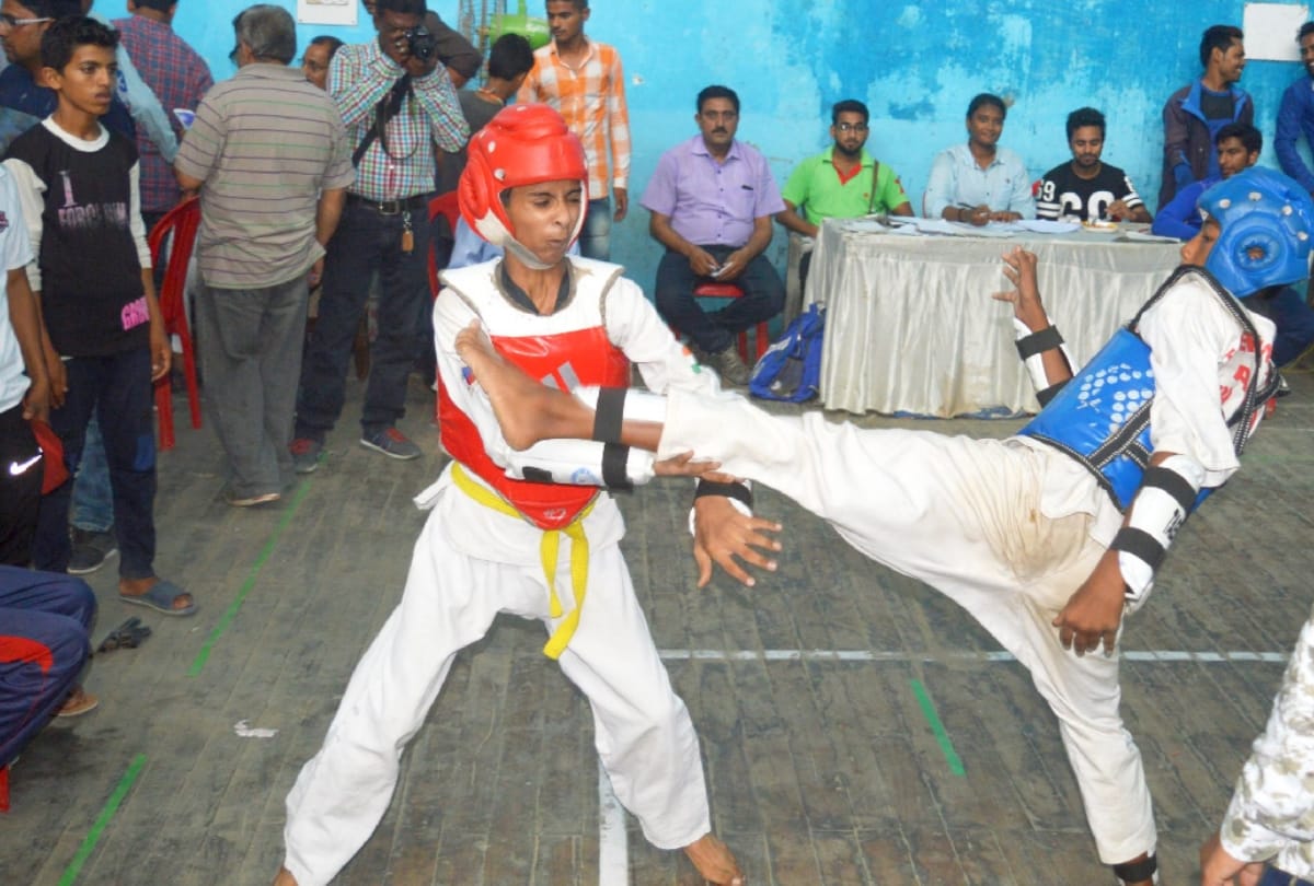 players of lucknow won gold medal in taekwondo competition