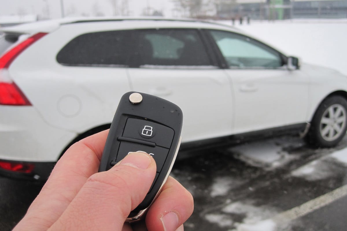 how to save yourself during accident with car safty features