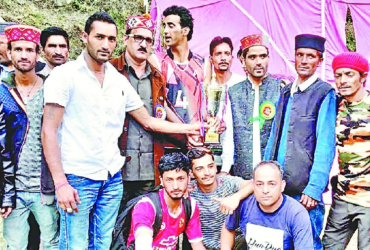 दियोहरी टीम ने जीती वॉलीबाल ट्रॉफी