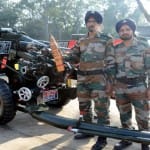पराक्रम दिवस पर हथियार प्रदर्शनी