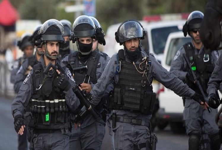Israel Police Enter Tense Holy Site As Jewish Visits Resume - Amar
