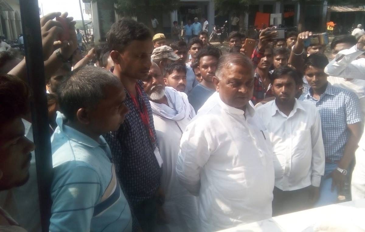 Ambedkar statue broken in azamgarh