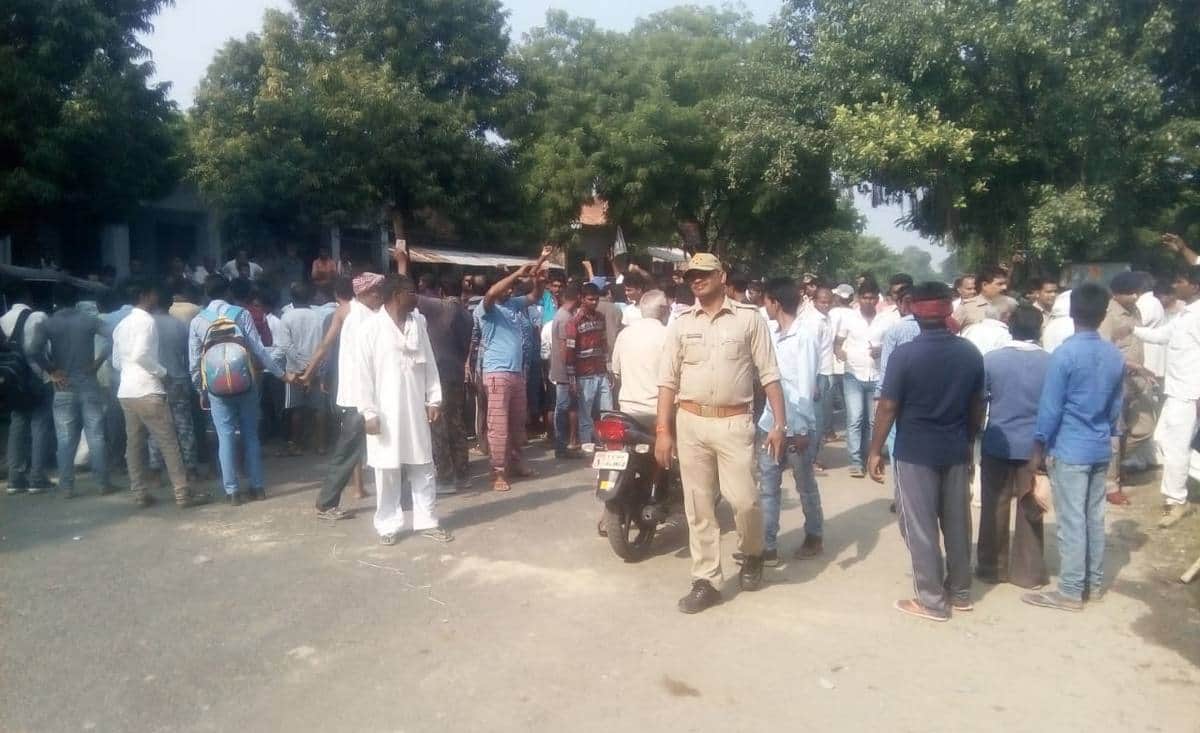 Ambedkar statue broken in azamgarh