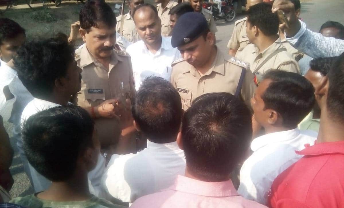 Ambedkar statue broken in azamgarh