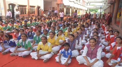 Bagpat SP City said and in difficult times girls get help from the police