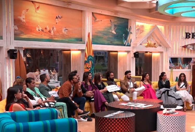 Bigg Boss 12 housemates targets Deepak Thakur Urvashi Vani in front of Salman Khan