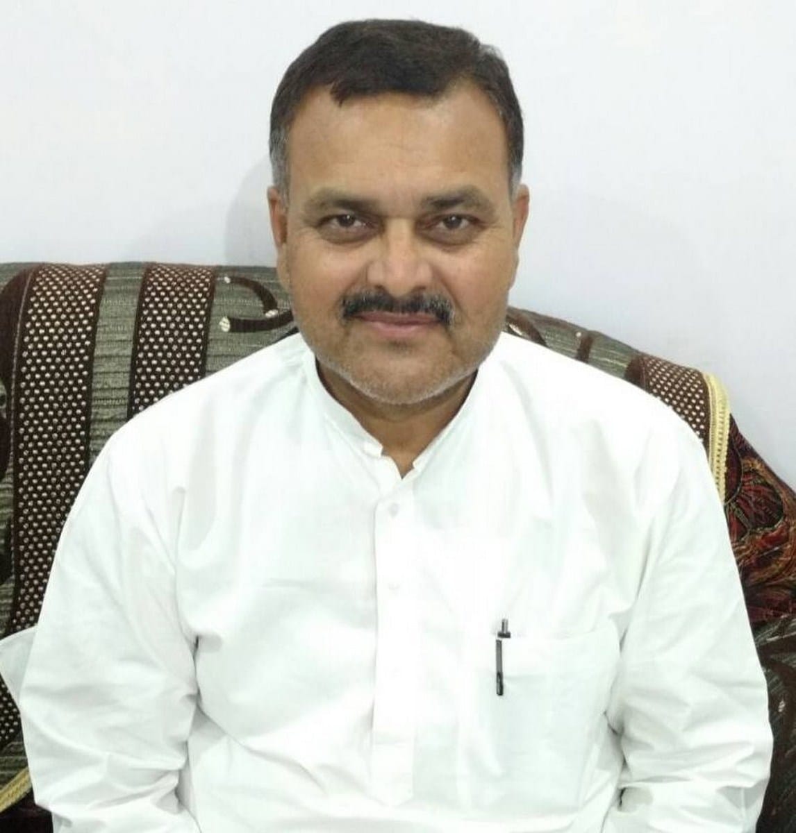 -पूर्व प्रधान बलराम के निधन पर उसका बाजार हुआ बंद