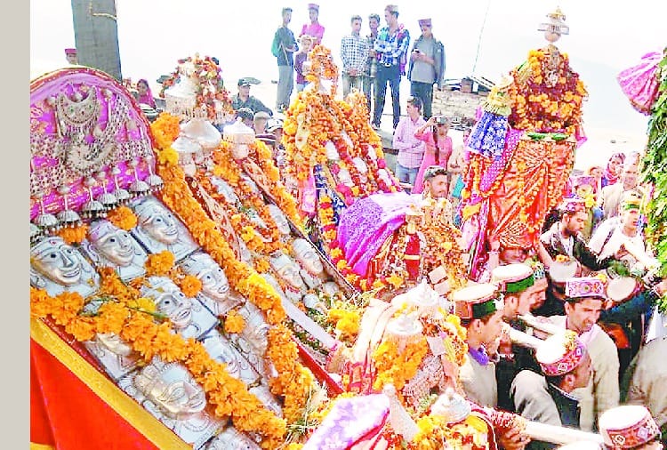 बिजली महादेव में काहिका उत्सव शुरू