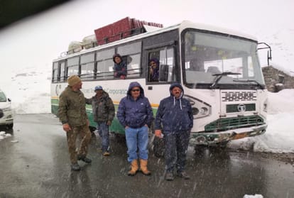 32 people stranded in Lahoul-Spiti Airlifted by airforce
