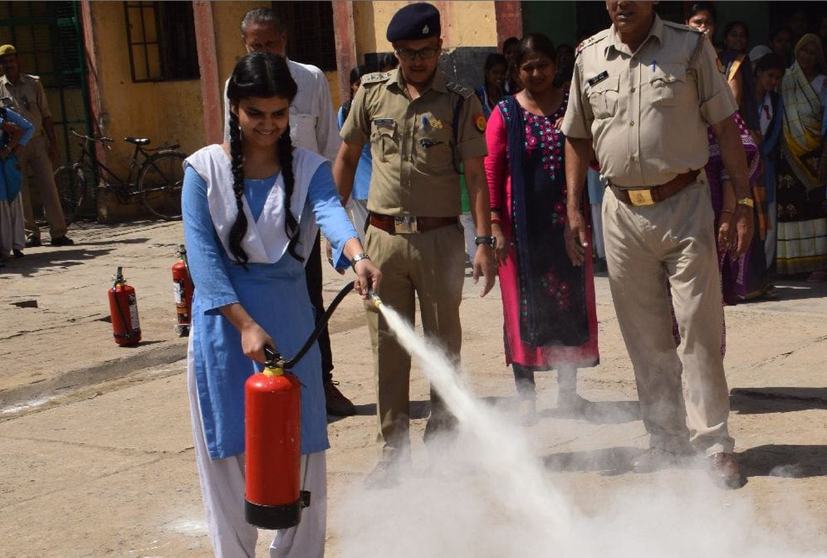 Amar Ujala event police ki pathshala in kasganj