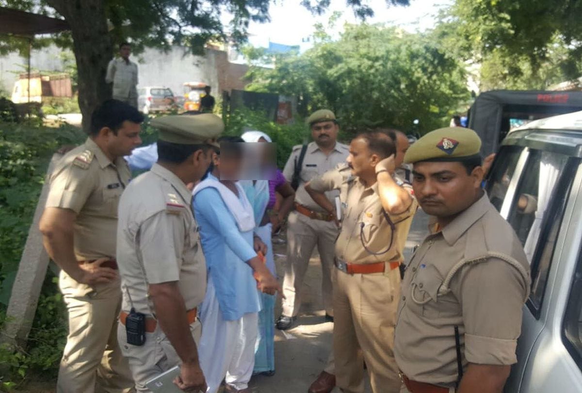 school girl kidnapped near police station in mathura