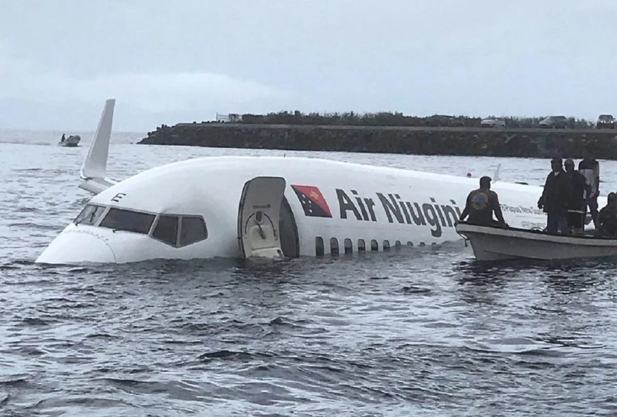 Know why most of the aeroplanes are white