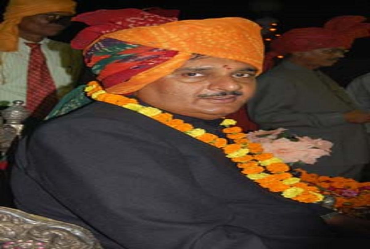 Former bjp mla pushpraj singh joins congress in the presence of rahul gandhi