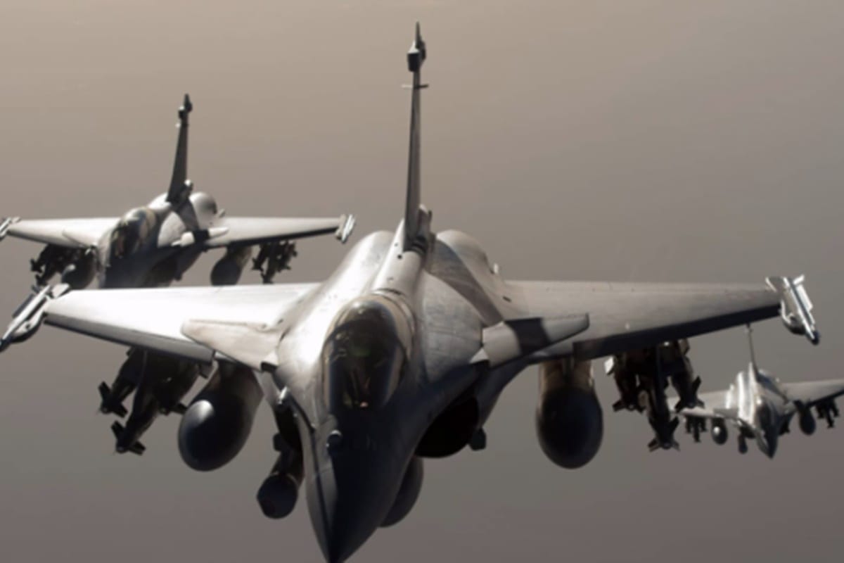 Rafael aircraft will be equipped with smart anti-airfield weapons
