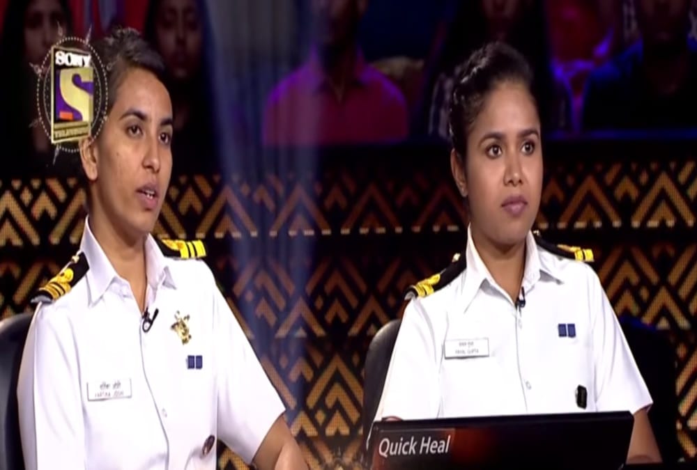 KBC 10 insv tarini captain Lt commander Vartika joshi emotional to told about her mother disease