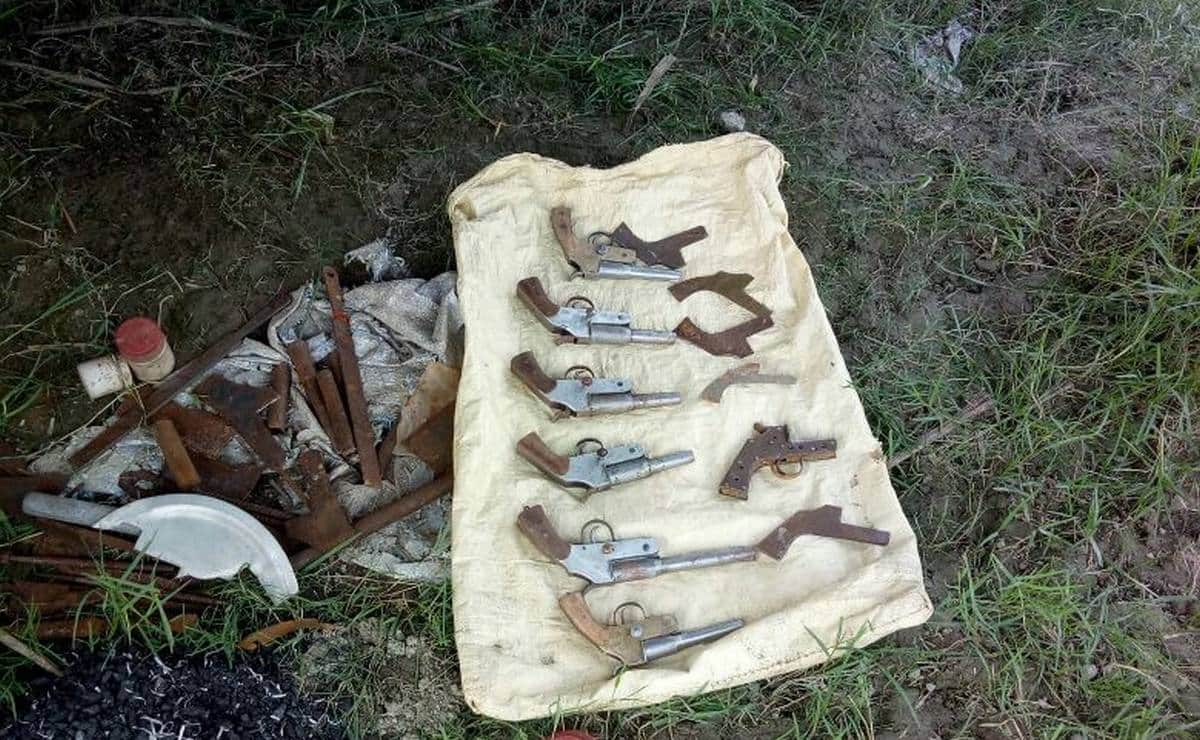 Azamgarh police raid in illegal arms factory