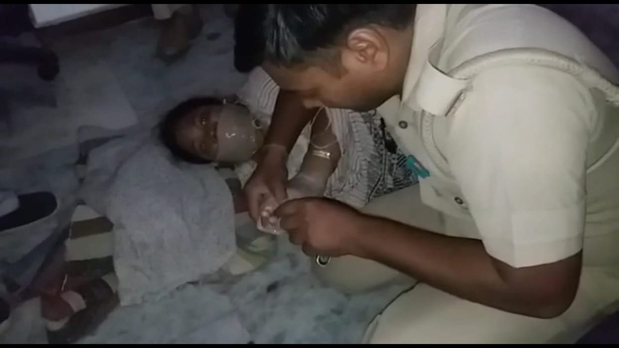 मुनीम को बंधक बनाकर स्क्रैप ले गए बदमाश