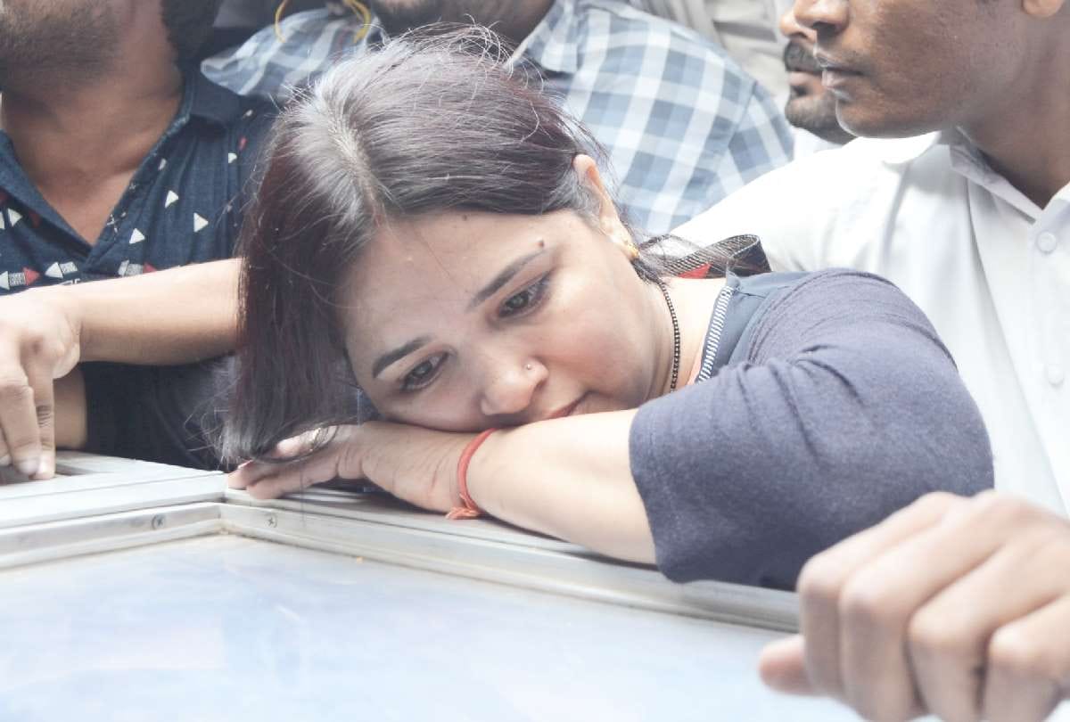 wife of vivek tiwari said, my husband was innocent